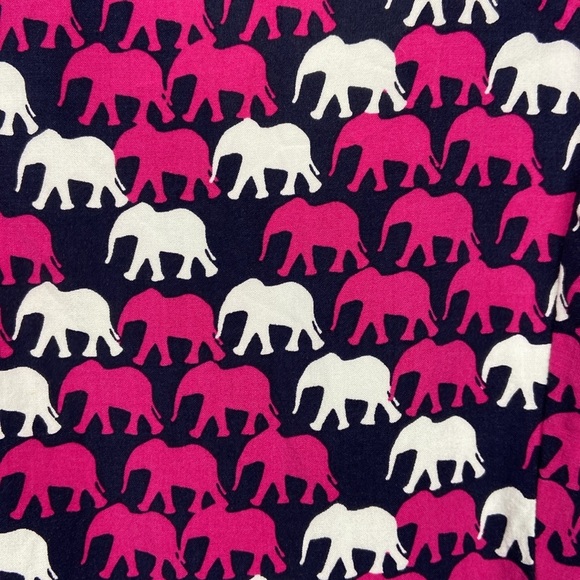 Crown & Ivy Women's Elephant Print Button Down Top SMALL Roll Tab Sleeves V-neck - Picture 6 of 7